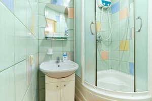 Home Hotel на лівому березі вул. Митрополіта Андрія Шептицького, 1-а 13
