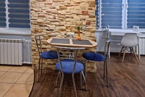 Home Hotel на лівому березі вул. Митрополіта Андрія Шептицького, 1-а 2